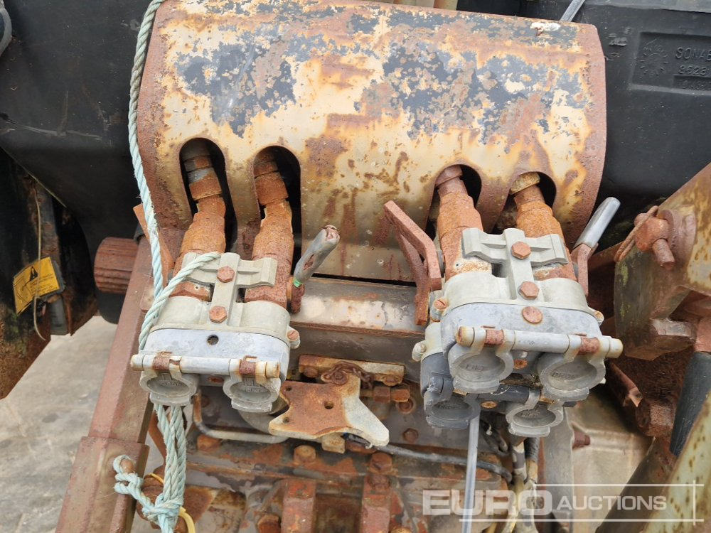 Tractor Massey Ferguson 4WD Tractor, 3 Spool Valve (Spares): afbeelding 28