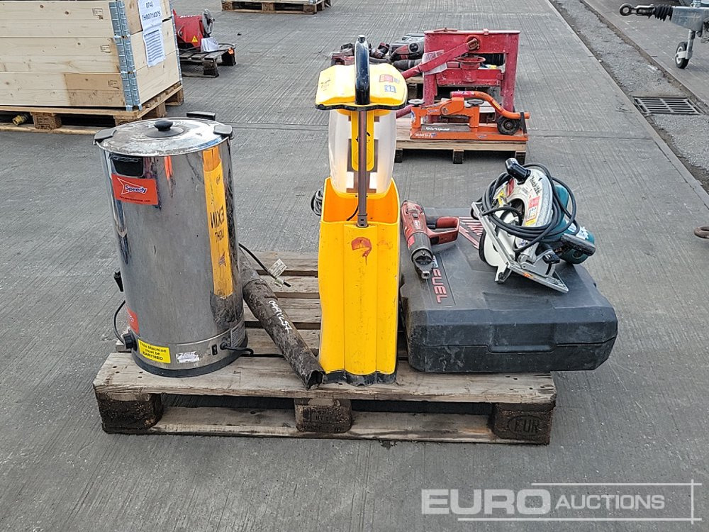 Milwaukee Battery Mag Drill, 110Volt Makita Rip Saw, Petrol Leaf Blower, 110Volt Water Pump, 240Volt Water Boiler, Hilti Rivet Gun, 240Volt Portable LED Light - Bouwmaterieel: afbeelding 4 Milwaukee Battery Mag Drill, 110Volt Makita Rip Saw, Petrol Leaf Blower, 110Volt Water Pump, 240Volt Water Boiler, Hilti Rivet Gun, 240Volt Portable LED Light - Bouwmaterieel: afbeelding 4