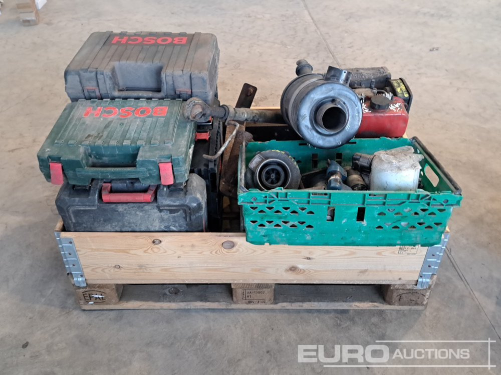 Pallet of Power Tool Boxes, Yanmar Engine, Pressure Washer Pump, Parts - Bouwmaterieel: afbeelding 4 Pallet of Power Tool Boxes, Yanmar Engine, Pressure Washer Pump, Parts - Bouwmaterieel: afbeelding 4