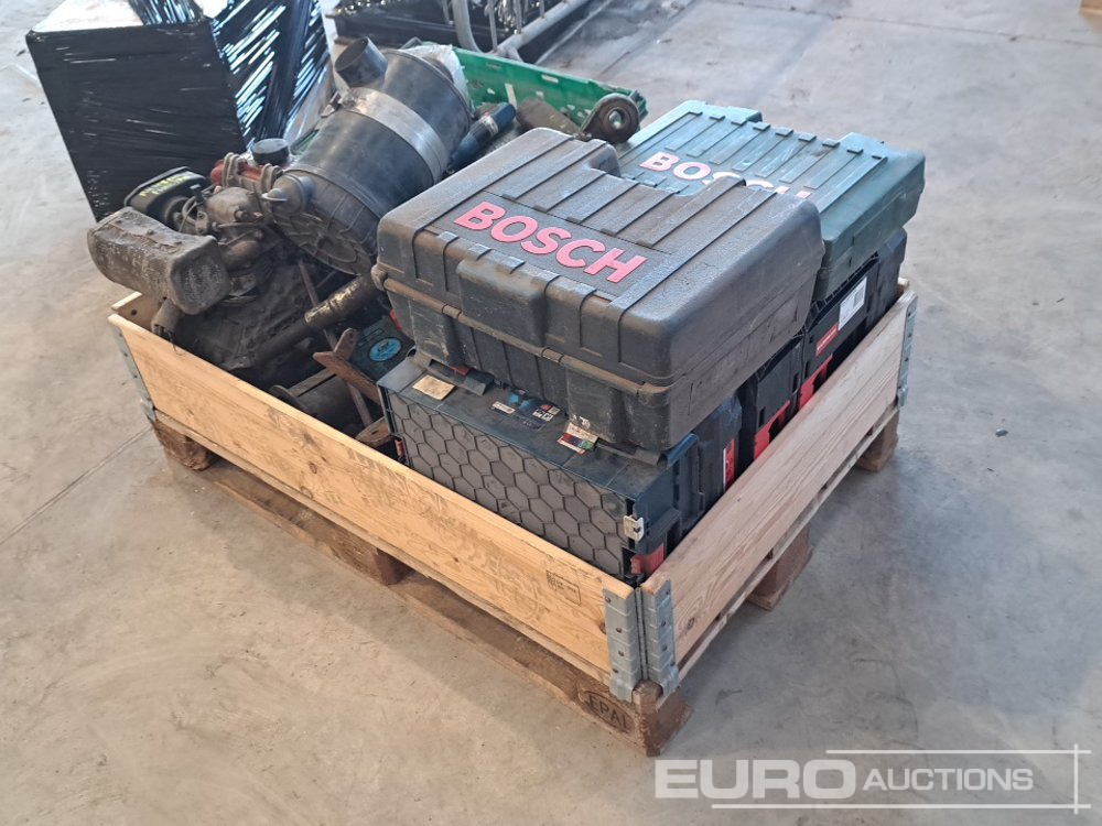 Pallet of Power Tool Boxes, Yanmar Engine, Pressure Washer Pump, Parts - Bouwmaterieel: afbeelding 1 Pallet of Power Tool Boxes, Yanmar Engine, Pressure Washer Pump, Parts - Bouwmaterieel: afbeelding 1