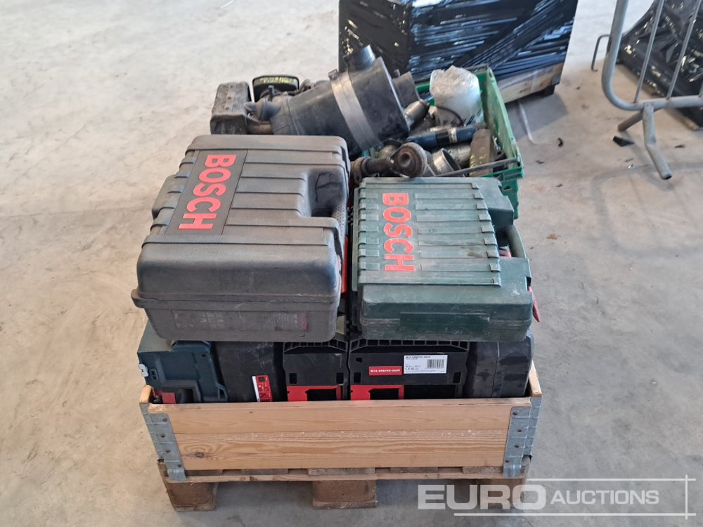 Pallet of Power Tool Boxes, Yanmar Engine, Pressure Washer Pump, Parts - Bouwmaterieel: afbeelding 2 Pallet of Power Tool Boxes, Yanmar Engine, Pressure Washer Pump, Parts - Bouwmaterieel: afbeelding 2
