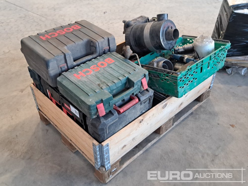 Pallet of Power Tool Boxes, Yanmar Engine, Pressure Washer Pump, Parts - Bouwmaterieel: afbeelding 3 Pallet of Power Tool Boxes, Yanmar Engine, Pressure Washer Pump, Parts - Bouwmaterieel: afbeelding 3