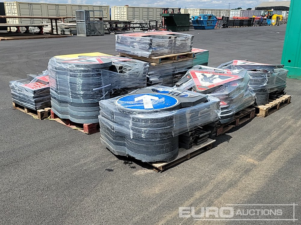 Pallet of Road Signs (7 of), Pallet of Driveway Boards (2 of) - Bouwmaterieel: afbeelding 3 Pallet of Road Signs (7 of), Pallet of Driveway Boards (2 of) - Bouwmaterieel: afbeelding 3