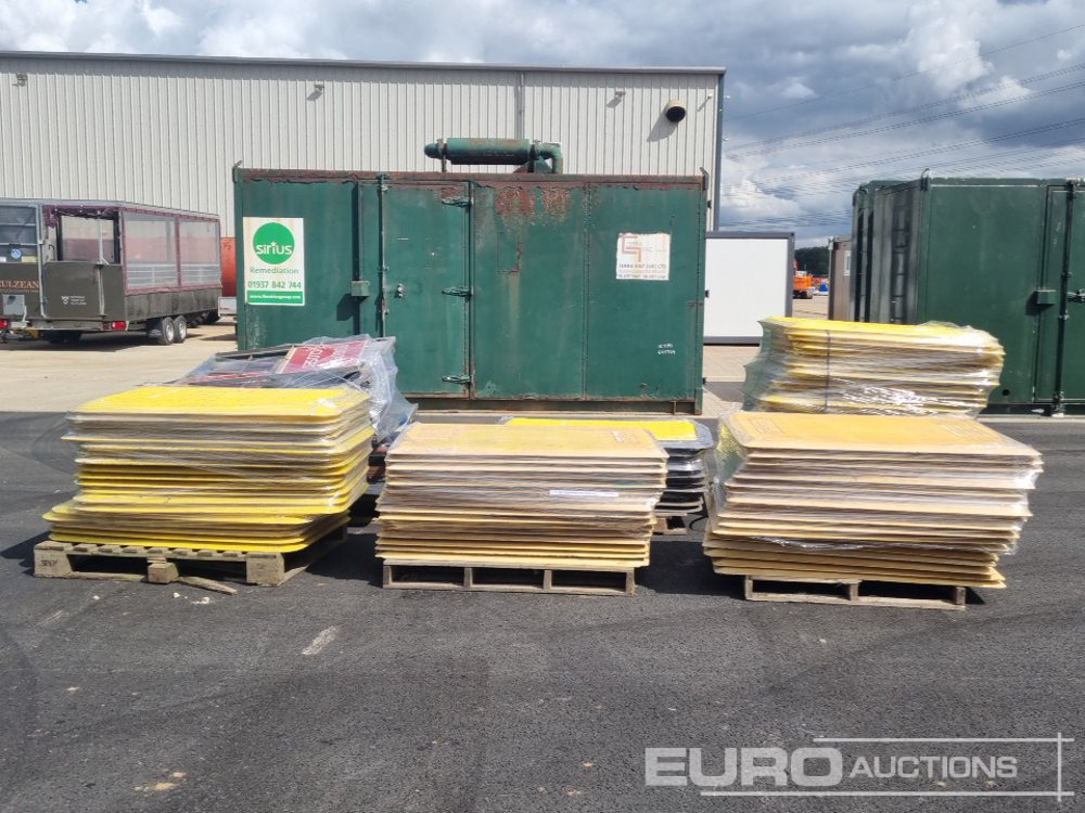 Pallet of Trench Box Covers (5 of), Pallet of Road Signs - Bouwmaterieel: afbeelding 2 Pallet of Trench Box Covers (5 of), Pallet of Road Signs - Bouwmaterieel: afbeelding 2