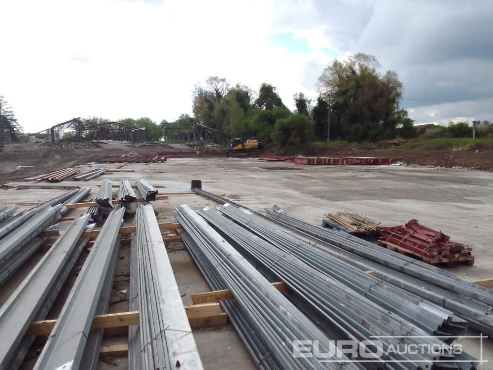 Portal Frame Building L140' x W120', 16' to Eaves, Purlins - Wooncontainer: afbeelding 5 Portal Frame Building L140' x W120', 16' to Eaves, Purlins - Wooncontainer: afbeelding 5