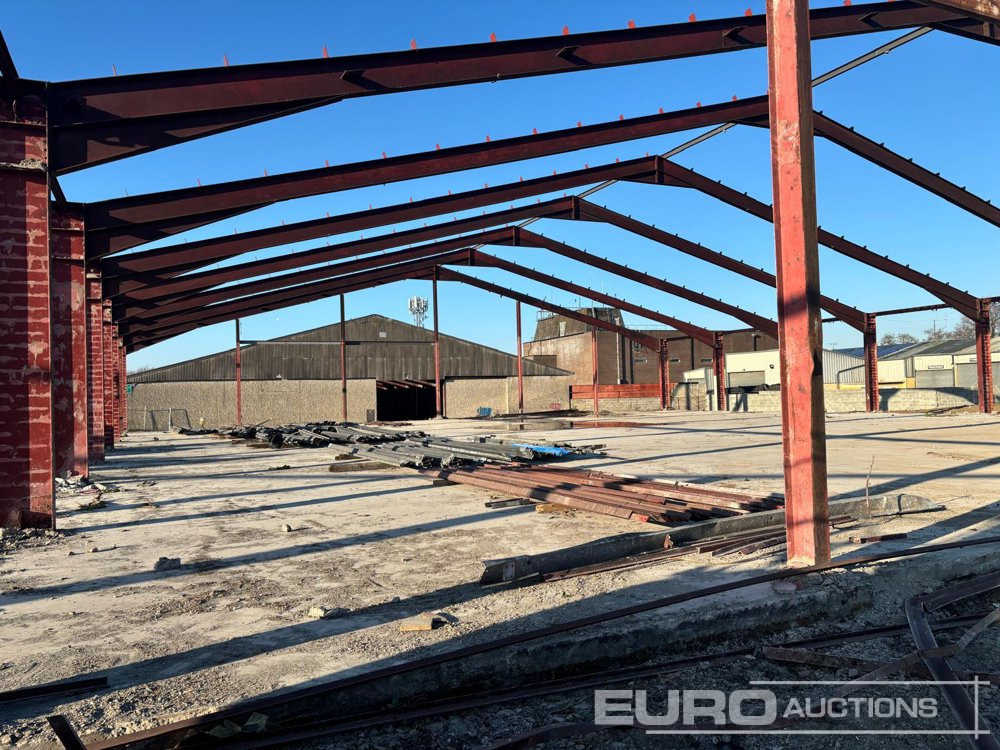 Portal Frame Building L140' x W120', 16' to Eaves, Purlins - Wooncontainer: afbeelding 2 Portal Frame Building L140' x W120', 16' to Eaves, Purlins - Wooncontainer: afbeelding 2