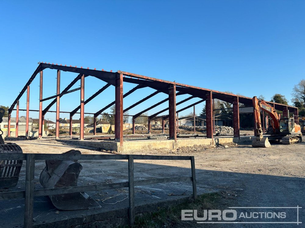 Portal Frame Building L140' x W120', 16' to Eaves, Purlins - Wooncontainer: afbeelding 3 Portal Frame Building L140' x W120', 16' to Eaves, Purlins - Wooncontainer: afbeelding 3