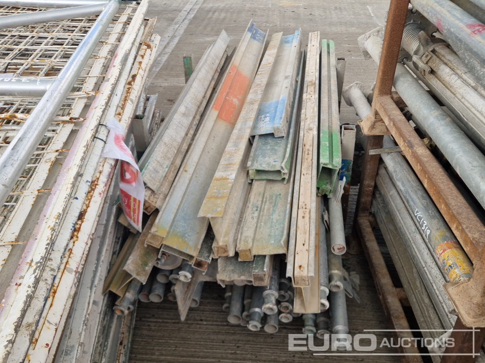 Bouwmaterieel Steel Mesh Panels (5 Pallets of & 1 Stillage of), Acro Props (5 Stillages of), Kwikstage Polls (2 Stillages of), Stillge of Fittings: afbeelding 13