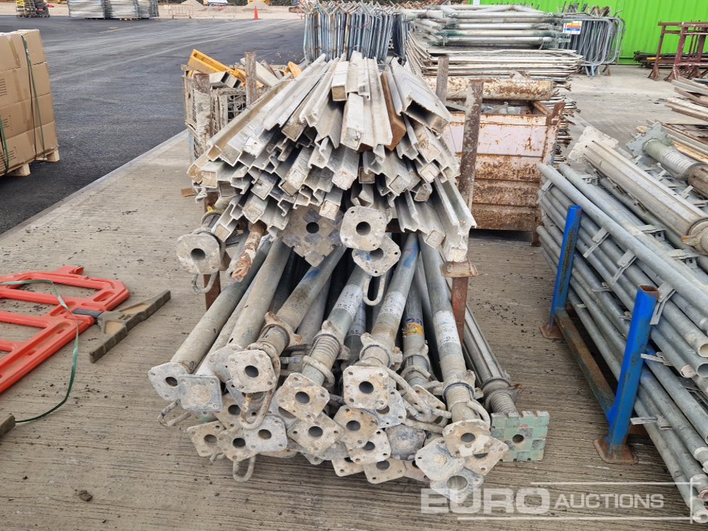 Bouwmaterieel Steel Mesh Panels (5 Pallets of & 1 Stillage of), Acro Props (5 Stillages of), Kwikstage Polls (2 Stillages of), Stillge of Fittings: afbeelding 8
