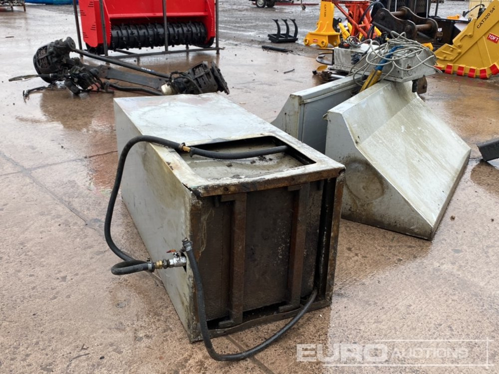 Tool Boxes, Tank, Control Panel - Bouwmaterieel: afbeelding 2 Tool Boxes, Tank, Control Panel - Bouwmaterieel: afbeelding 2