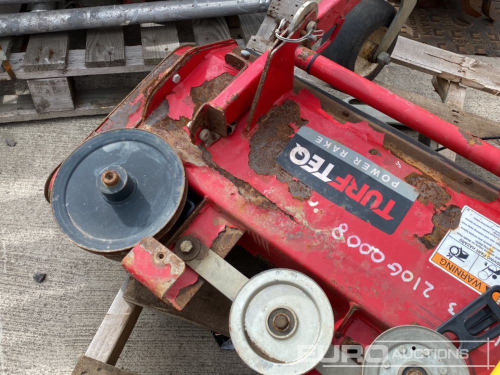 TurfTeq 48" Power Rake Attachment - Bouwmaterieel: afbeelding 3 TurfTeq 48" Power Rake Attachment - Bouwmaterieel: afbeelding 3