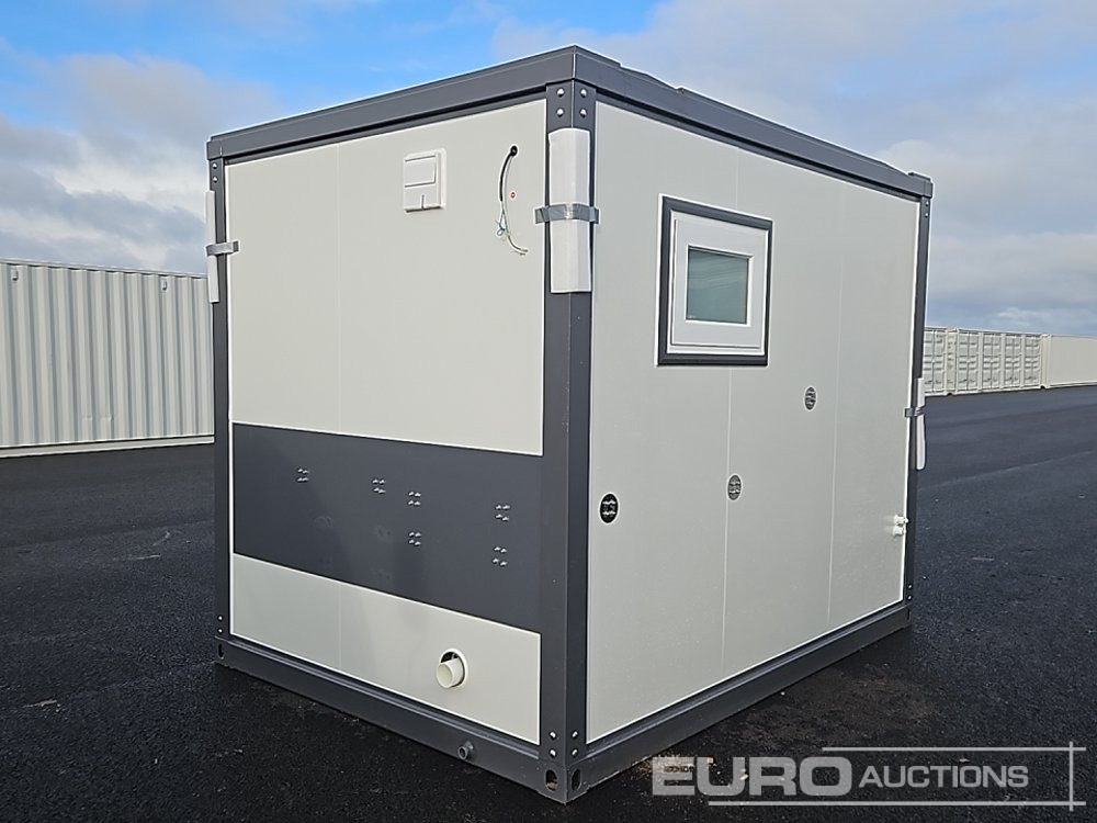 Unused 10' Disabled Toilet (Cannot Be Reconsigned) - Zeecontainer: afbeelding 5 Unused 10' Disabled Toilet (Cannot Be Reconsigned) - Zeecontainer: afbeelding 5