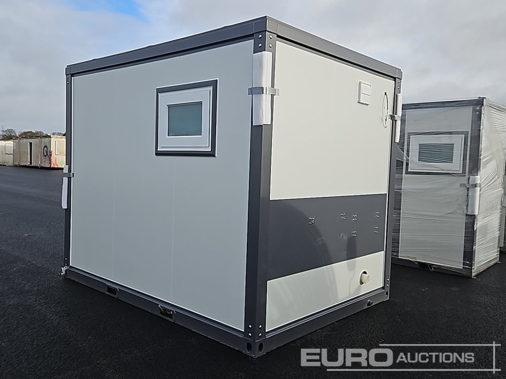 Unused 10' Disabled Toilet (Cannot Be Reconsigned) - Zeecontainer: afbeelding 3 Unused 10' Disabled Toilet (Cannot Be Reconsigned) - Zeecontainer: afbeelding 3