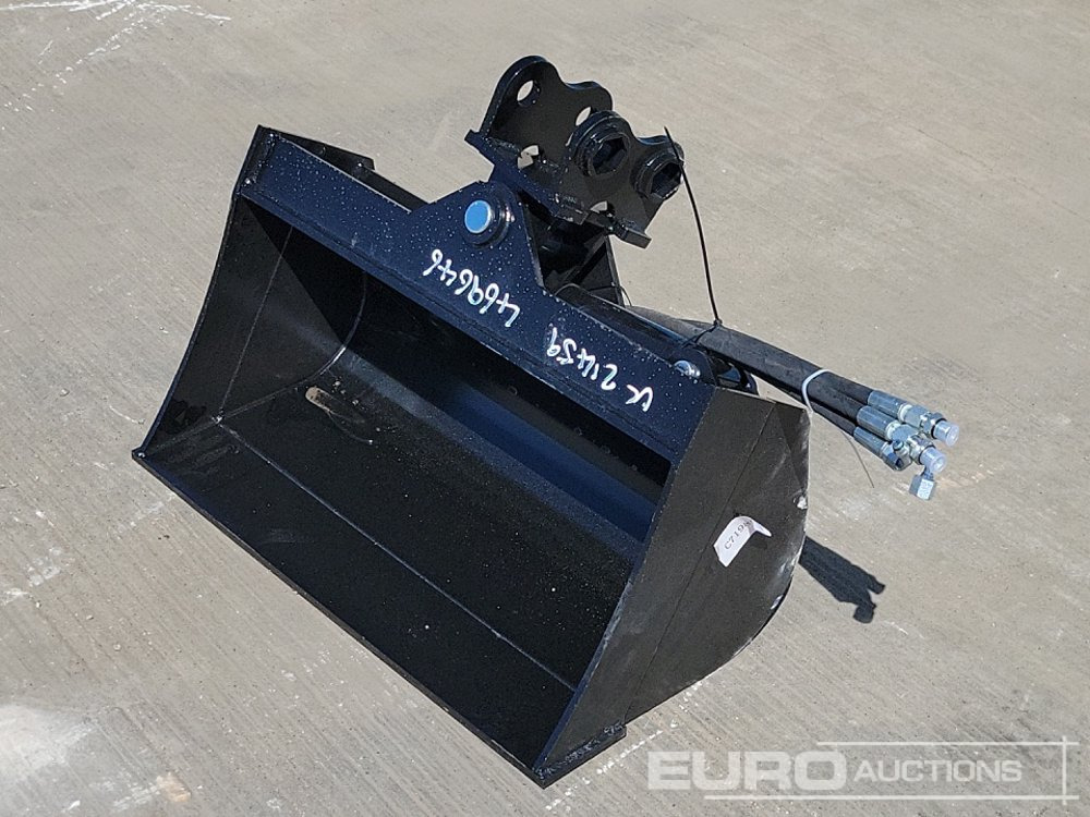 Unused 2025 Captok 24" Hydraulic Tilting Bucket 25mm Pin to suit Mini Excavator - Bak: afbeelding 1 Unused 2025 Captok 24" Hydraulic Tilting Bucket 25mm Pin to suit Mini Excavator - Bak: afbeelding 1