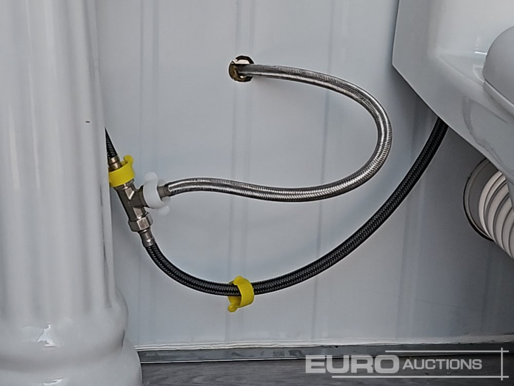 Zeecontainer Unused 2025 KMY Industrial Single Toilet & Shower (Cannot Be Reconsigned): afbeelding 16