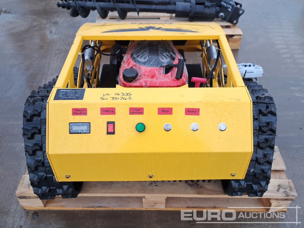 Unused 2025 Salini RC-900 Radio Controlled Tracked Lawnmower (Controls in Office) - Gazonmaaier: afbeelding 4 Unused 2025 Salini RC-900 Radio Controlled Tracked Lawnmower (Controls in Office) - Gazonmaaier: afbeelding 4