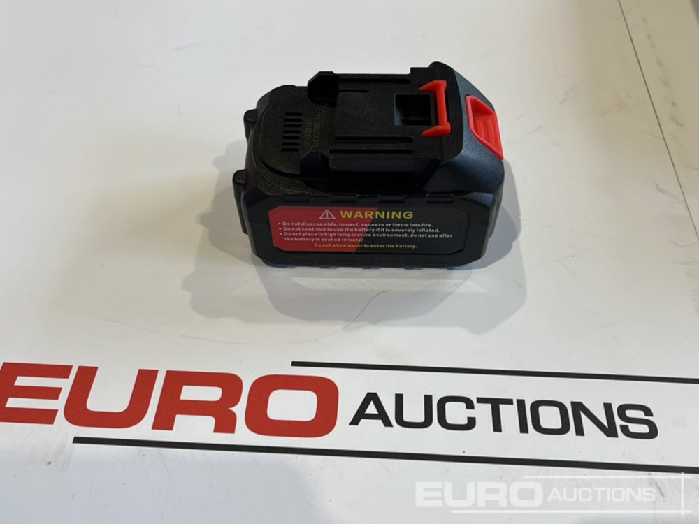 Bouwmaterieel Unused Boss 21 Volt Lithium Battery Cordless Grease Gun, 2 Batteries, Charger, Case, Shoulder Strap, Extension Pieces and Fittings: afbeelding 8 Bouwmaterieel Unused Boss 21 Volt Lithium Battery Cordless Grease Gun, 2 Batteries, Charger, Case, Shoulder Strap, Extension Pieces and Fittings: afbeelding 8