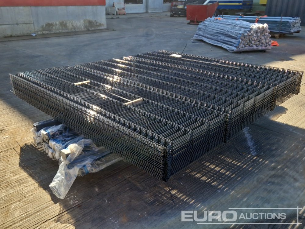 Unused Galvanised & Powder Coated Heavy Duty (5mm) Wire Mesh Fencing, 25 x H2.4m x W2.2m Panels, 26 x 60mm x 60mm x3m Posts, with Fittings (Black) - Bouwmaterieel: afbeelding 5 Unused Galvanised & Powder Coated Heavy Duty (5mm) Wire Mesh Fencing, 25 x H2.4m x W2.2m Panels, 26 x 60mm x 60mm x3m Posts, with Fittings (Black) - Bouwmaterieel: afbeelding 5