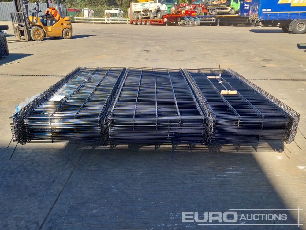 Unused Galvanised & Powder Coated Heavy Duty (5mm) Wire Mesh Fencing, 25 x H2.4m x W2.2m Panels, 26 x 60mm x 60mm x3m Posts, with Fittings (Black) - Bouwmaterieel: afbeelding 2 Unused Galvanised & Powder Coated Heavy Duty (5mm) Wire Mesh Fencing, 25 x H2.4m x W2.2m Panels, 26 x 60mm x 60mm x3m Posts, with Fittings (Black) - Bouwmaterieel: afbeelding 2