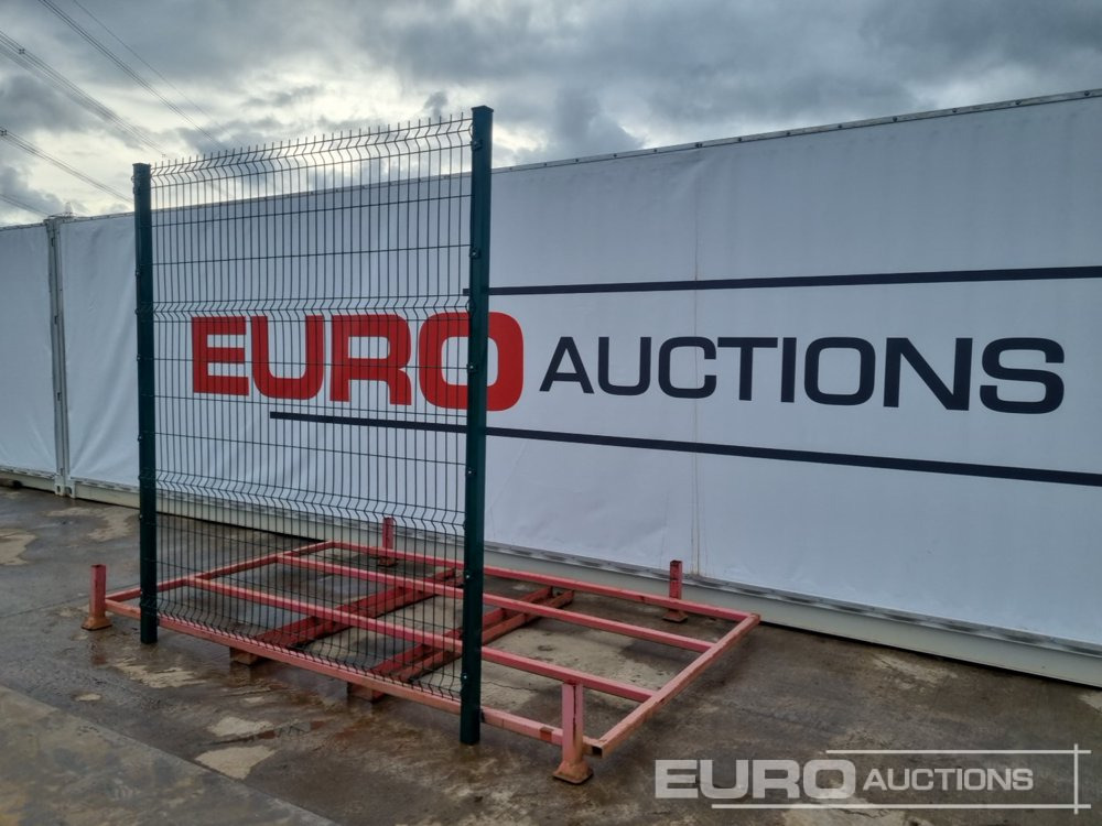 Unused Galvanised & Powder Coated Heavy Duty (5mm) Wire Mesh Fencing, 25 x H2.4m x W2.2m Panels, 26 x 60mm x 60mm x3m Posts, with Fittings (Green) - Bouwmaterieel: afbeelding 3 Unused Galvanised & Powder Coated Heavy Duty (5mm) Wire Mesh Fencing, 25 x H2.4m x W2.2m Panels, 26 x 60mm x 60mm x3m Posts, with Fittings (Green) - Bouwmaterieel: afbeelding 3