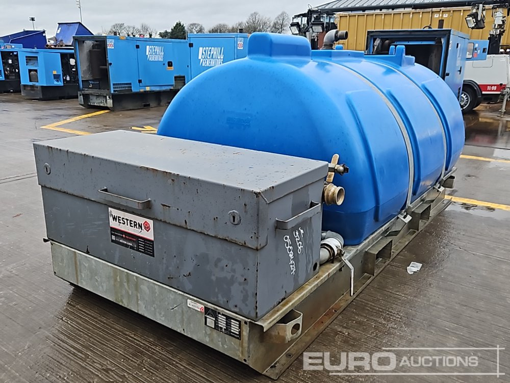 Western Skid Mounted Plastic Water Bowser, Petrol Pump - Opslagtank: afbeelding 1 Western Skid Mounted Plastic Water Bowser, Petrol Pump - Opslagtank: afbeelding 1