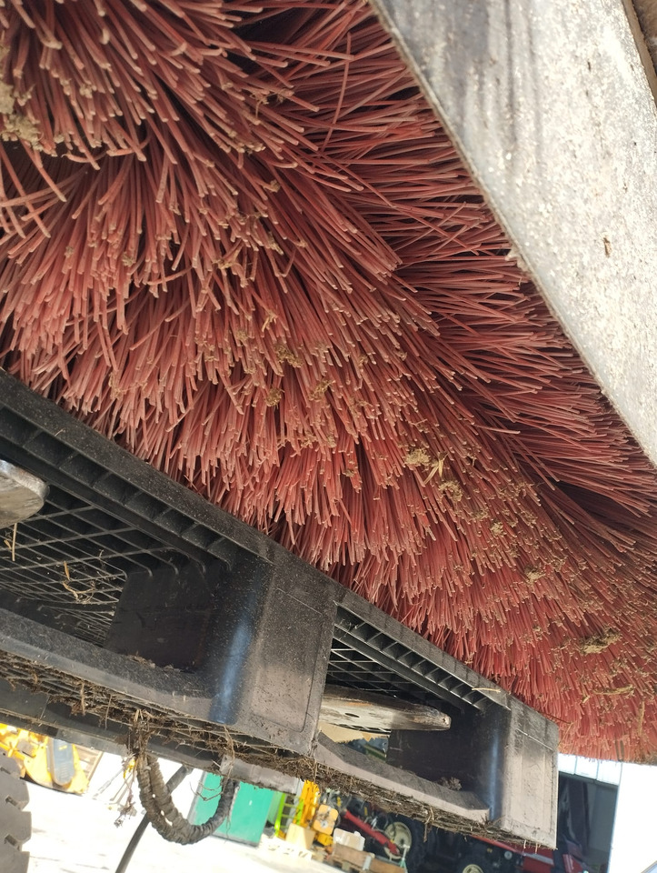 Spazzola usata per SkidLoader Marlia SPZ50 - Veeg: afbeelding 4 Spazzola usata per SkidLoader Marlia SPZ50 - Veeg: afbeelding 4