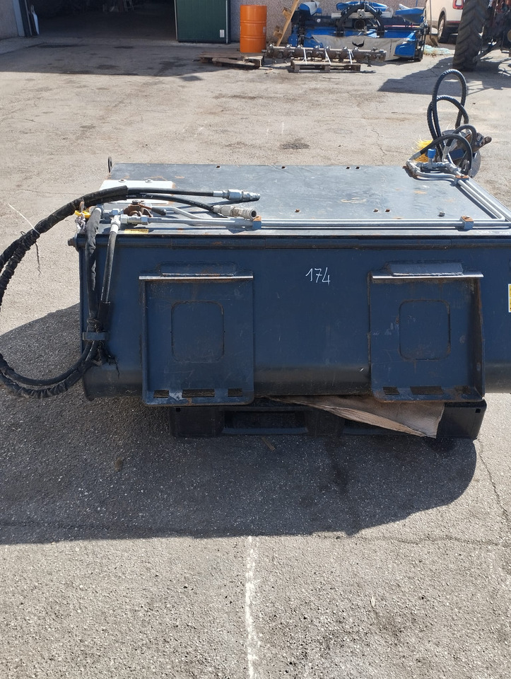 Spazzola usata per SkidLoader Marlia SPZ50 - Veeg: afbeelding 3 Spazzola usata per SkidLoader Marlia SPZ50 - Veeg: afbeelding 3