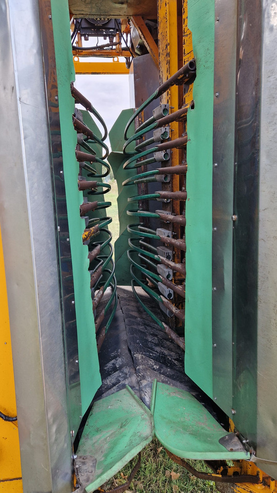 Vendemmiatrice usata Grégoire G60I - Wijnoogstmachine: afbeelding 2 Vendemmiatrice usata Grégoire G60I - Wijnoogstmachine: afbeelding 2