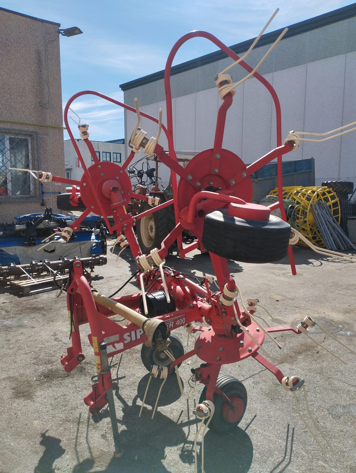 Voltafieno usato Sip 400 idraulico - Hooischudder: afbeelding 1 Voltafieno usato Sip 400 idraulico - Hooischudder: afbeelding 1