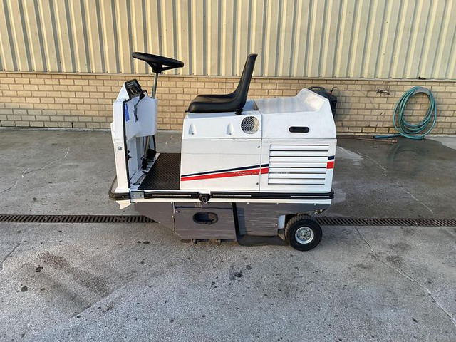 Dulevo 75 EH, Veegmachine - Industriële veegmachine: afbeelding 1 Dulevo 75 EH, Veegmachine - Industriële veegmachine: afbeelding 1