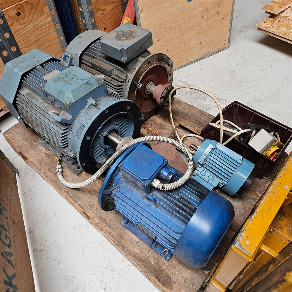 ABB MT80A19F100-2 / M3AA180MLB4 - Werktuigmachine: afbeelding 1 ABB MT80A19F100-2 / M3AA180MLB4 - Werktuigmachine: afbeelding 1