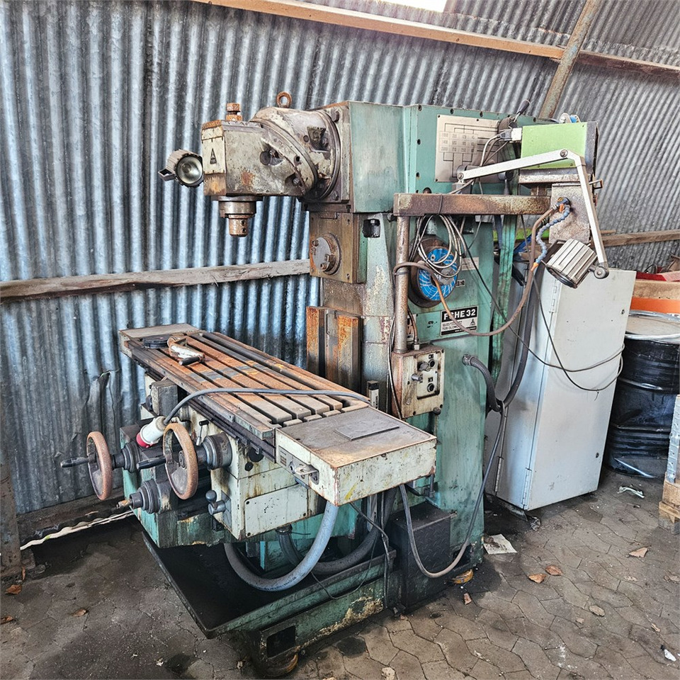 ABC TOS Universal fræsermaskine - Werktuigmachine: afbeelding 1 ABC TOS Universal fræsermaskine - Werktuigmachine: afbeelding 1