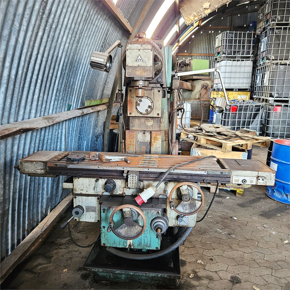 ABC TOS Universal fræsermaskine - Werktuigmachine: afbeelding 2 ABC TOS Universal fræsermaskine - Werktuigmachine: afbeelding 2