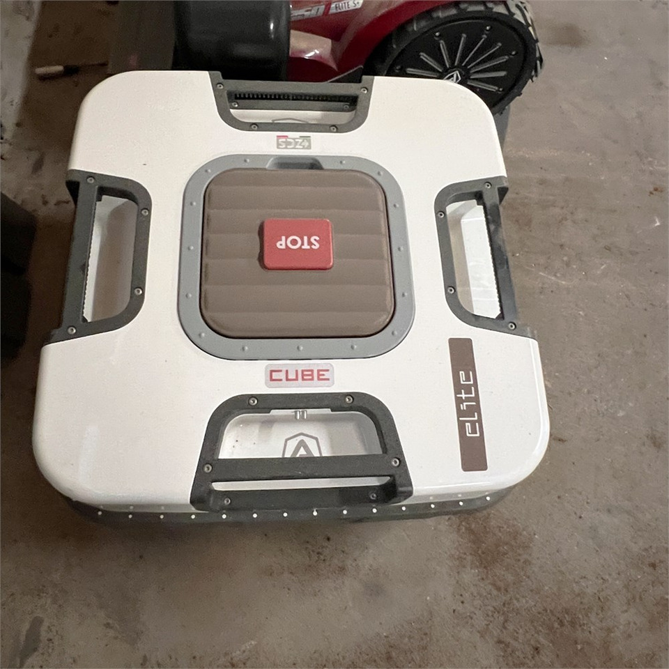 Ambrogio Cube Elite 4 WD - Gazonmaaier: afbeelding 5 Ambrogio Cube Elite 4 WD - Gazonmaaier: afbeelding 5