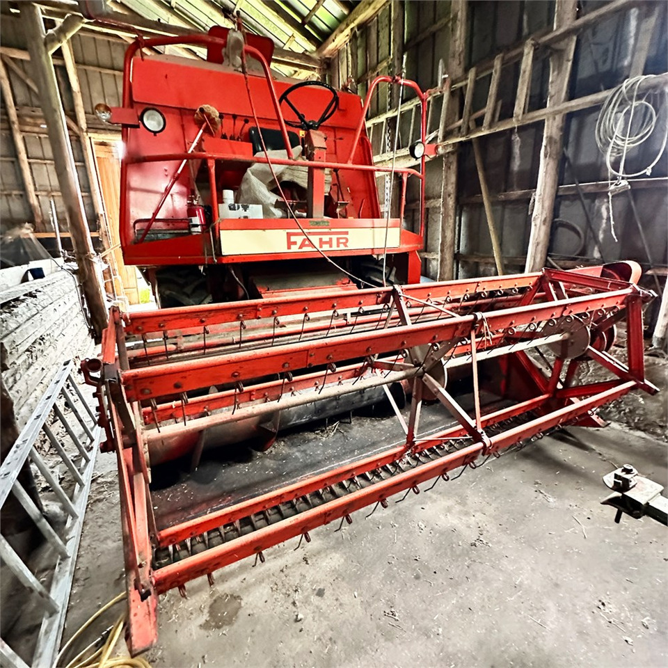 Deutz-Fahr M 750 - Oogstmachine: afbeelding 1 Deutz-Fahr M 750 - Oogstmachine: afbeelding 1