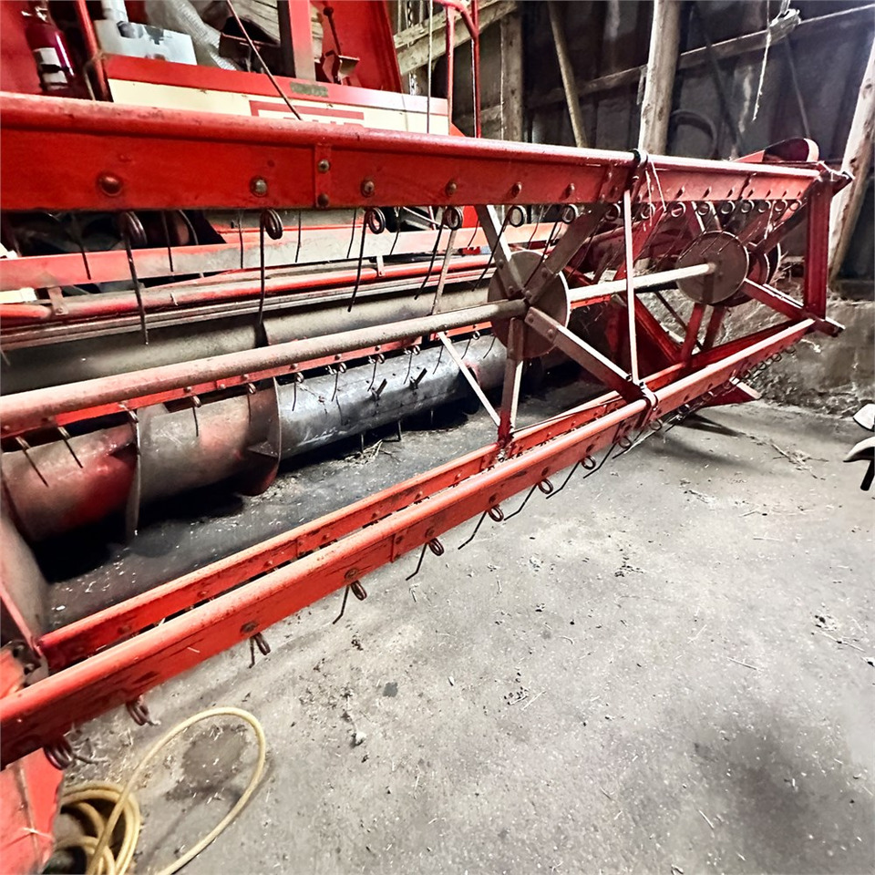 Deutz-Fahr M 750 - Oogstmachine: afbeelding 2 Deutz-Fahr M 750 - Oogstmachine: afbeelding 2