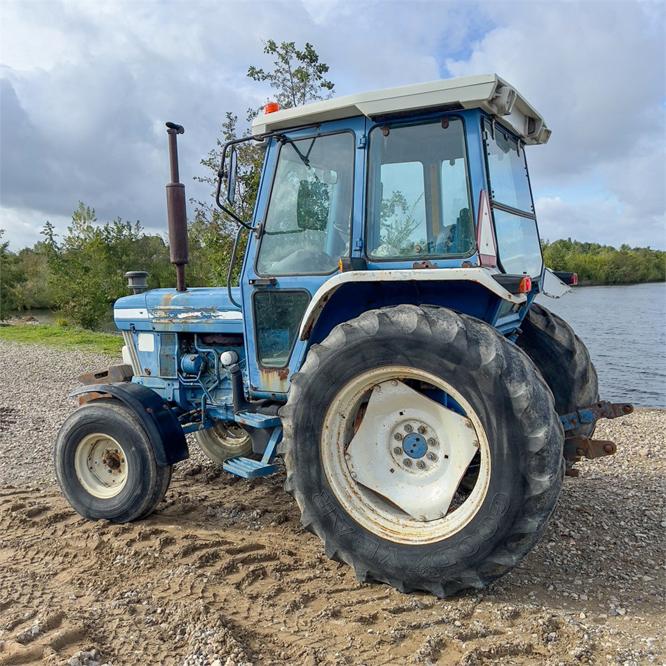 Ford 5610 - Tractor: afbeelding 4 Ford 5610 - Tractor: afbeelding 4