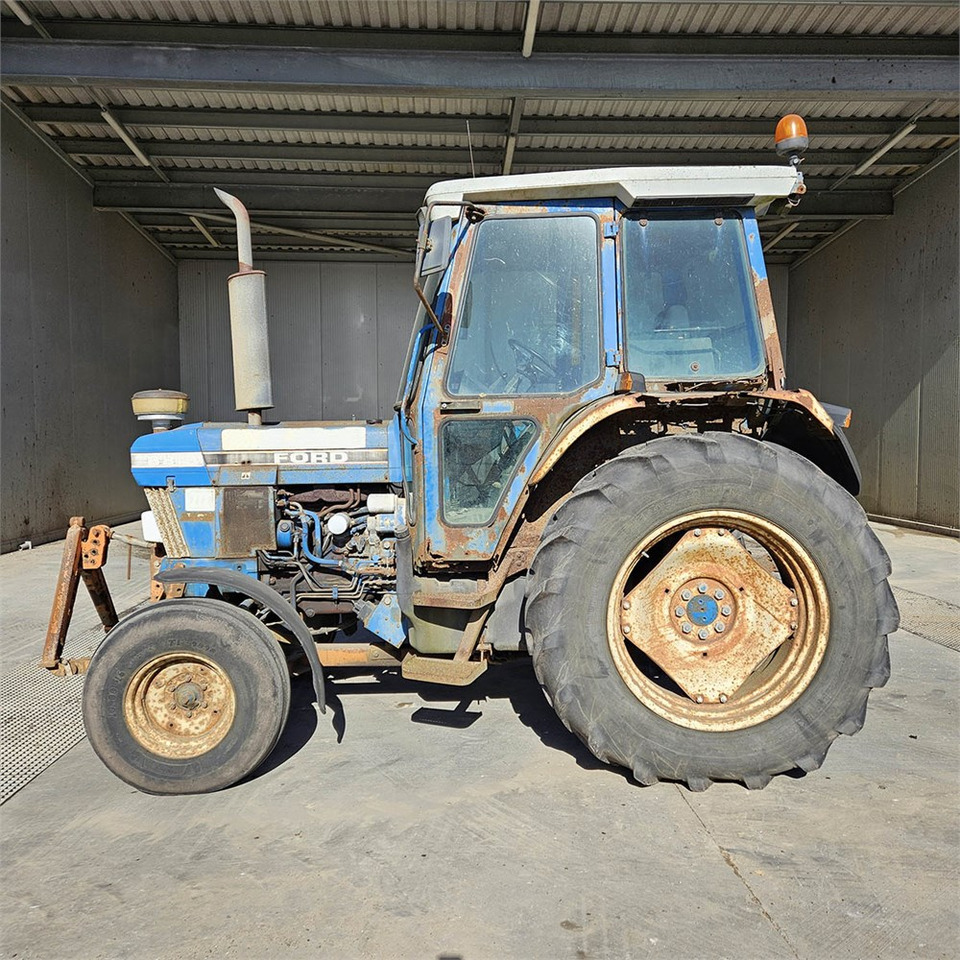Ford 6810 - Tractor: afbeelding 2 Ford 6810 - Tractor: afbeelding 2