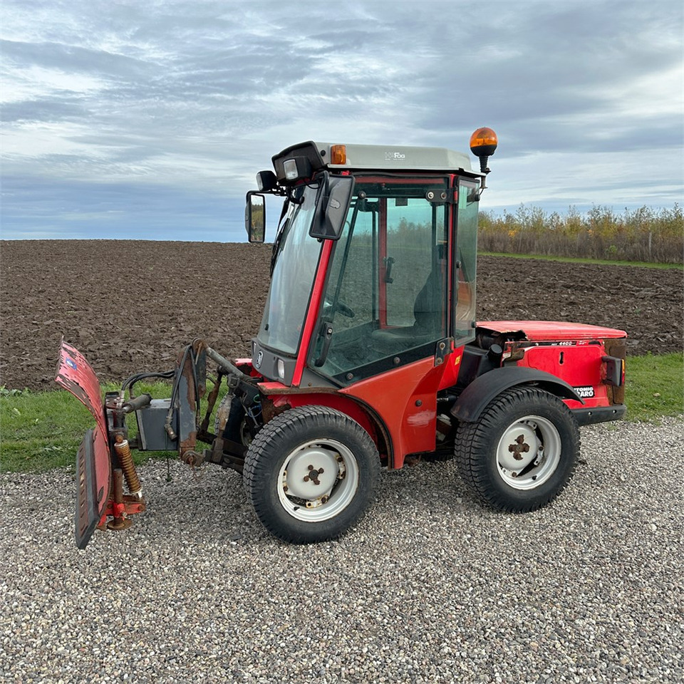 Carraro Antonio superpark 4400 HST - Gemeentelijke machine/ Speciaal: afbeelding 1 Carraro Antonio superpark 4400 HST - Gemeentelijke machine/ Speciaal: afbeelding 1