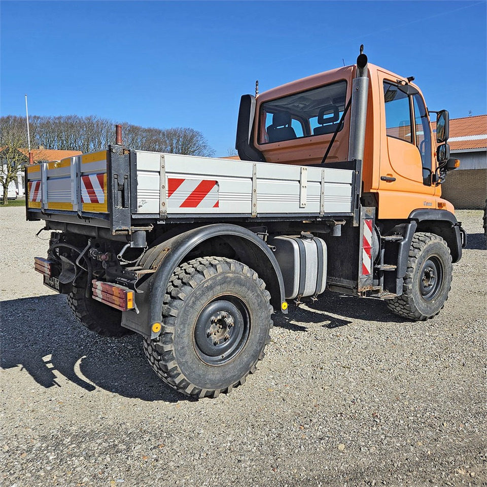 Mercedes U300 - Gemeentelijke machine/ Speciaal: afbeelding 3 Mercedes U300 - Gemeentelijke machine/ Speciaal: afbeelding 3
