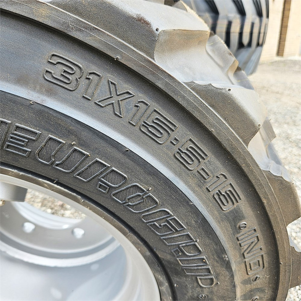 Giant 31X15,5-15 - Complete wiel voor Bouwmachine: afbeelding 3 Giant 31X15,5-15 - Complete wiel voor Bouwmachine: afbeelding 3