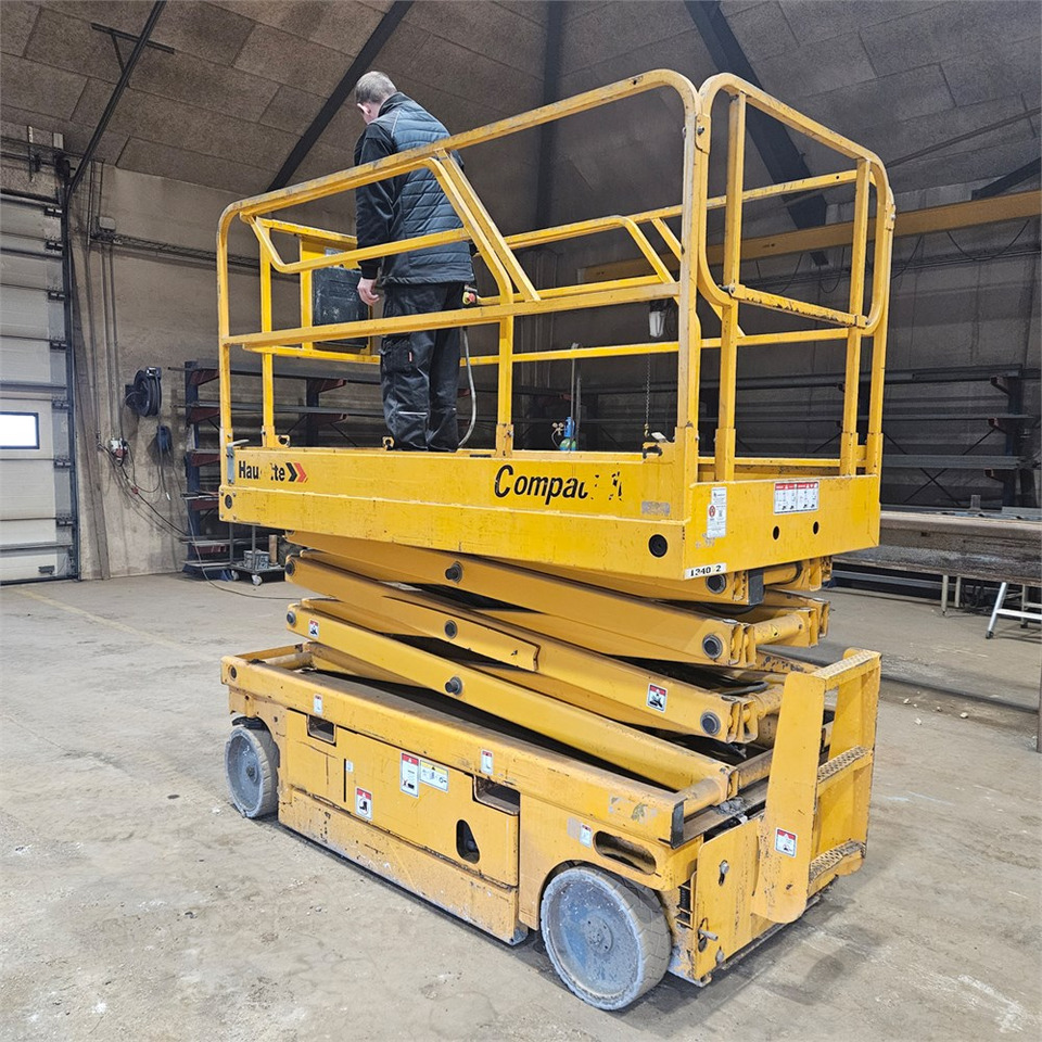 Haulotte Ciseaux Compact 10 - Schaarlift: afbeelding 3 Haulotte Ciseaux Compact 10 - Schaarlift: afbeelding 3