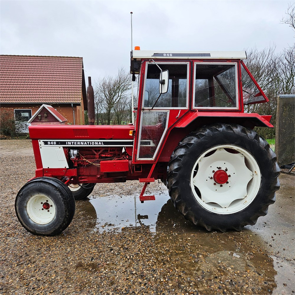 International IH 946 - Tractor: afbeelding 2 International IH 946 - Tractor: afbeelding 2