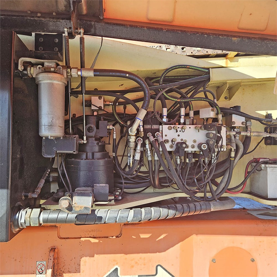 Knikarmhoogwerker JLG 1250 AJP: afbeelding 33