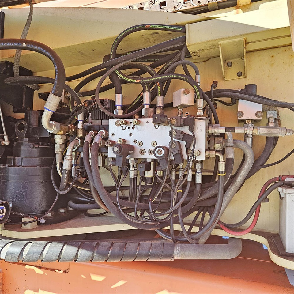 Knikarmhoogwerker JLG 1250 AJP: afbeelding 35