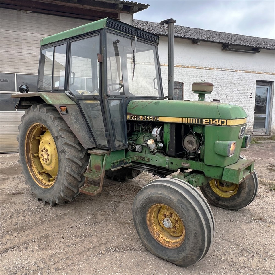 John Deere 2140 - Tractor: afbeelding 3 John Deere 2140 - Tractor: afbeelding 3