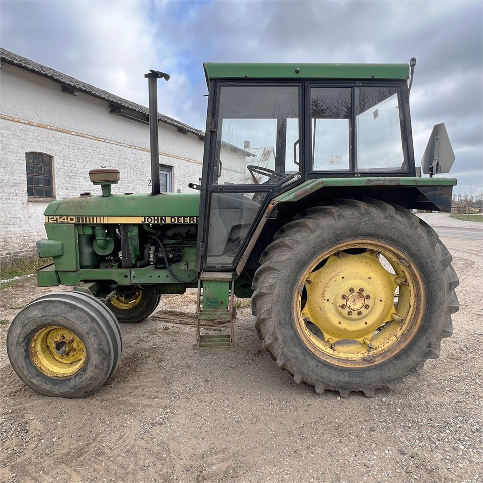 John Deere 2140 - Tractor: afbeelding 2 John Deere 2140 - Tractor: afbeelding 2