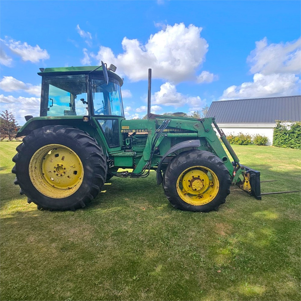John Deere 3140 - Tractor: afbeelding 5 John Deere 3140 - Tractor: afbeelding 5