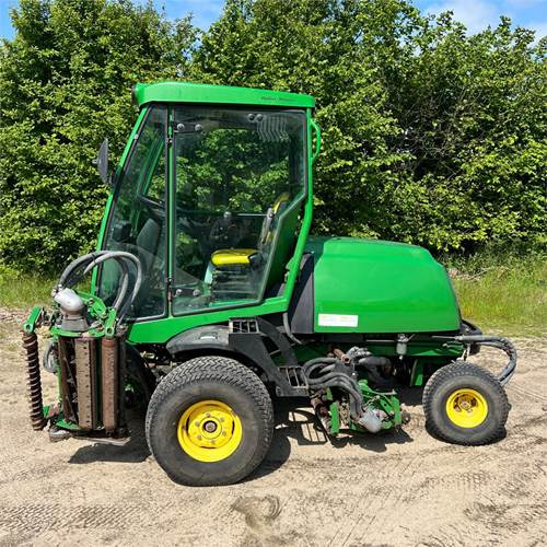 John Deere 8700 PC FM - Gazonmaaier: afbeelding 2 John Deere 8700 PC FM - Gazonmaaier: afbeelding 2