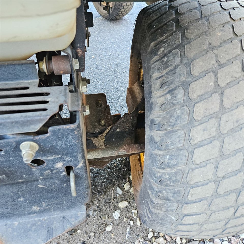 Leasing John Deere X304 John Deere X304: afbeelding 18 Leasing John Deere X304 John Deere X304: afbeelding 18